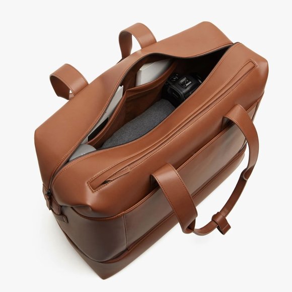 MONOS Metro Weekender - Mahogany (Vegan Leather) - Picture 4 of 11